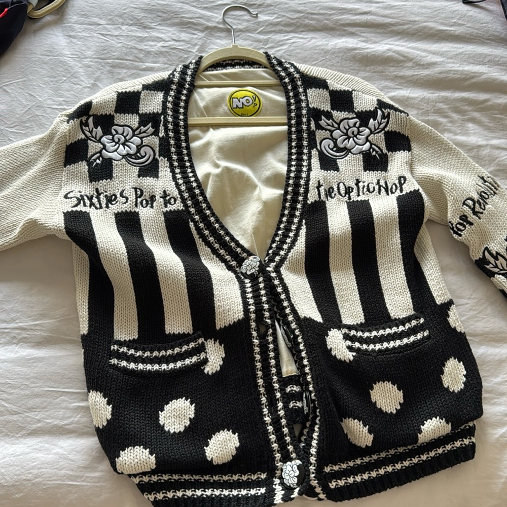 NO! Graphic design cardigan, size 2